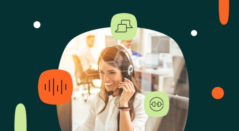 Mujer con headset atendiendo en un centro de llamadas, rodeada de íconos coloridos que sugieren comunicación.